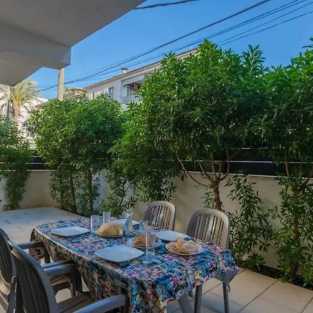 Semesterbostad Yourhouse Es Cardinal *